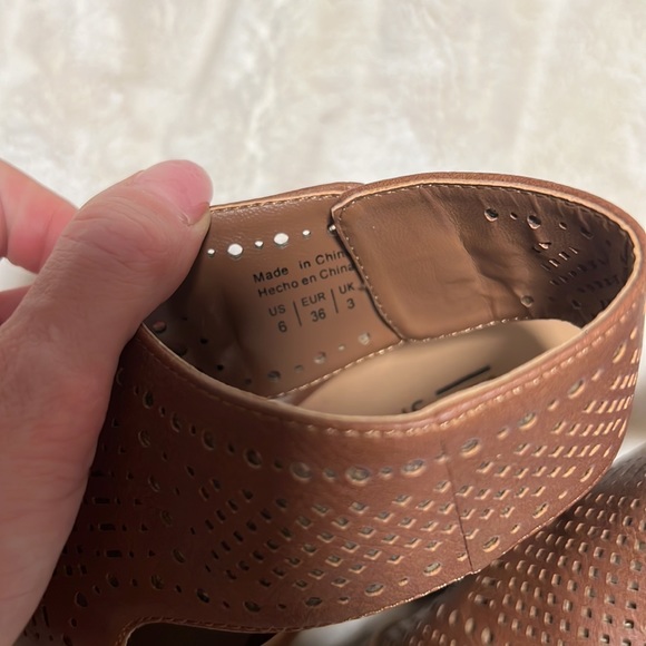 Call it Spring heels - Picture 3 of 3